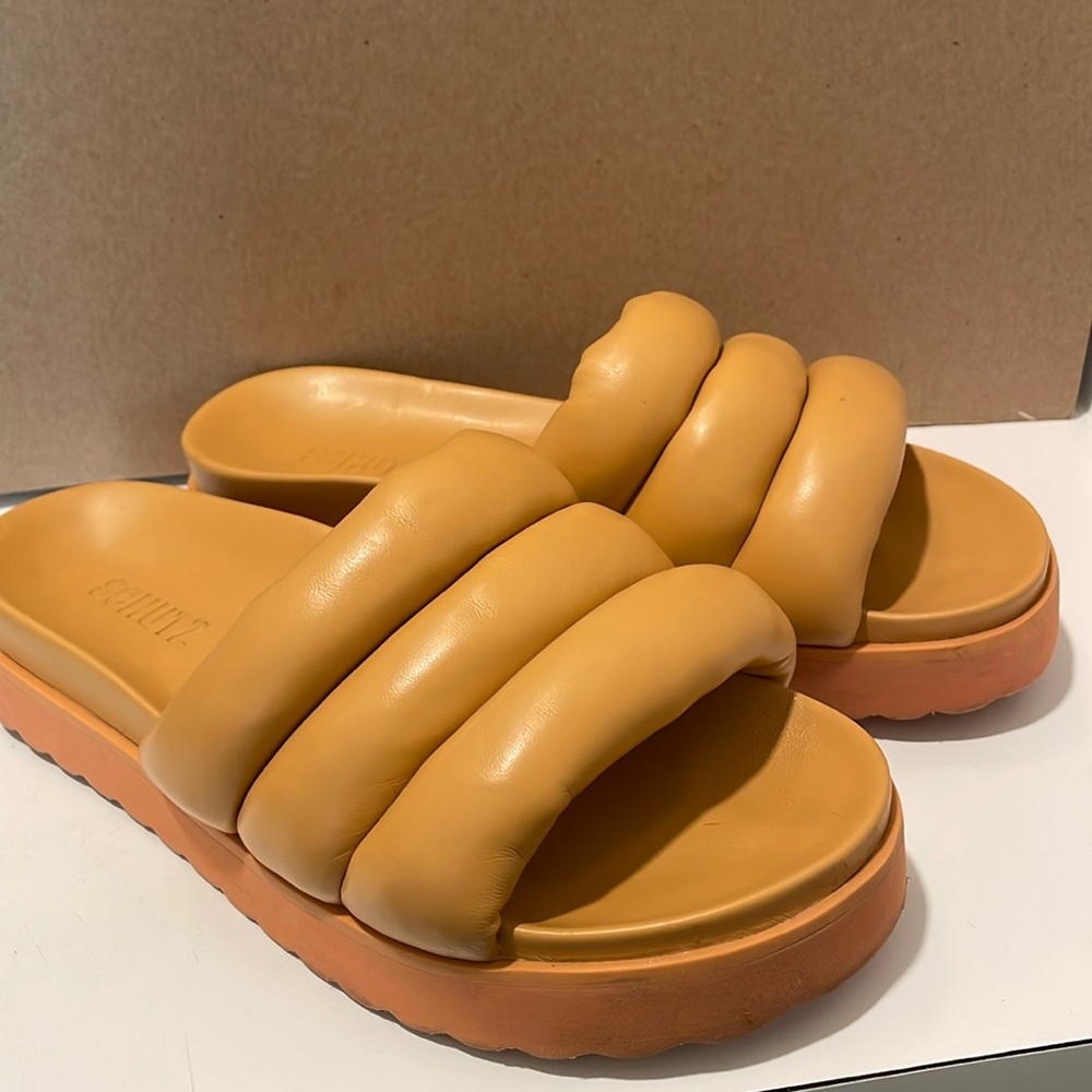 SCHTZ size 10